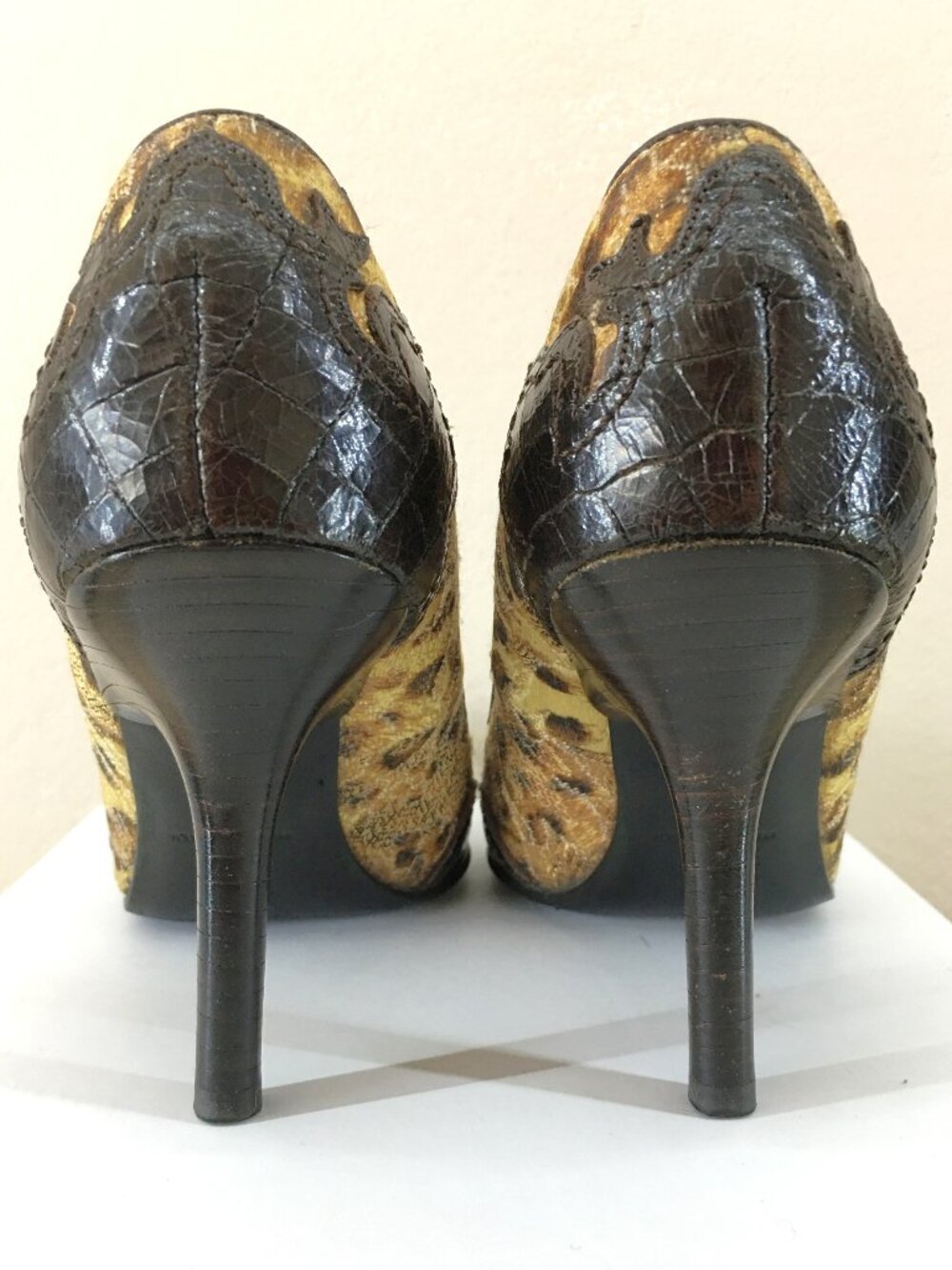 DONALD J PLINER COUTURE "Coy" Western-chic point-toe heels - Size 5 - Picture 7 of 15